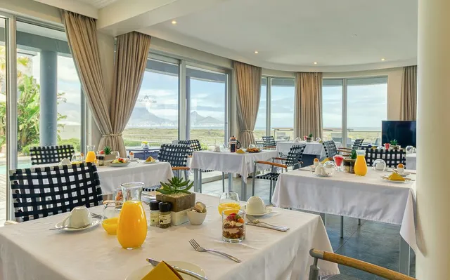 Dining & Breakfast — breakfast and dining at Atlantic Palms, Sunset Beach, Cape Town (10)