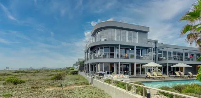The Property — the beachfront exterior of Atlantic Palms in Sunset Beach, Cape Town (1)