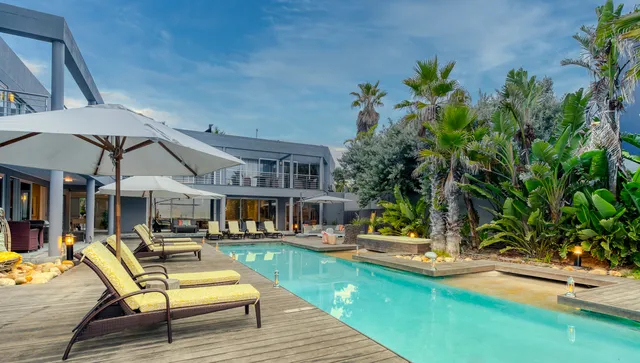 The Property — the beachfront exterior of Atlantic Palms in Sunset Beach, Cape Town (4)