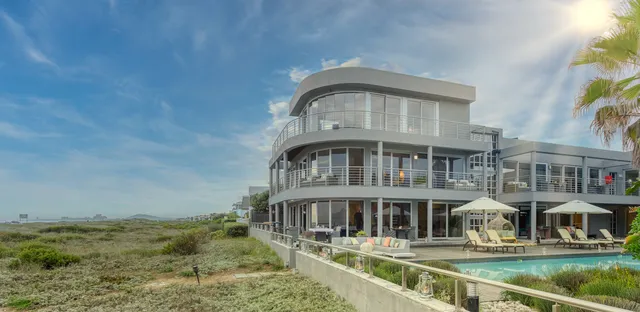 The Property — the beachfront exterior of Atlantic Palms in Sunset Beach, Cape Town (5)