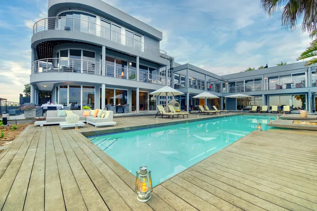 The Property — the beachfront exterior of Atlantic Palms in Sunset Beach, Cape Town (7)