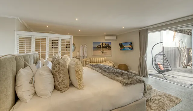 Starfish 1 guest room at Atlantic Palms, Sunset Beach Cape Town — view 4
