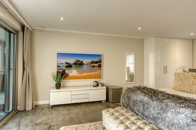 Starfish 1 guest room at Atlantic Palms, Sunset Beach Cape Town — view 5