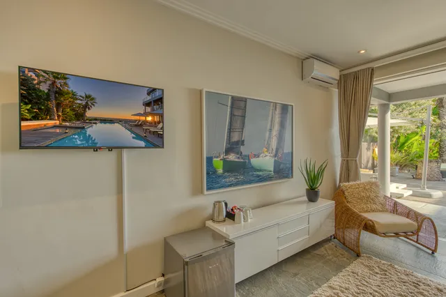 Starfish 2 guest room at Atlantic Palms, Sunset Beach Cape Town — view 5