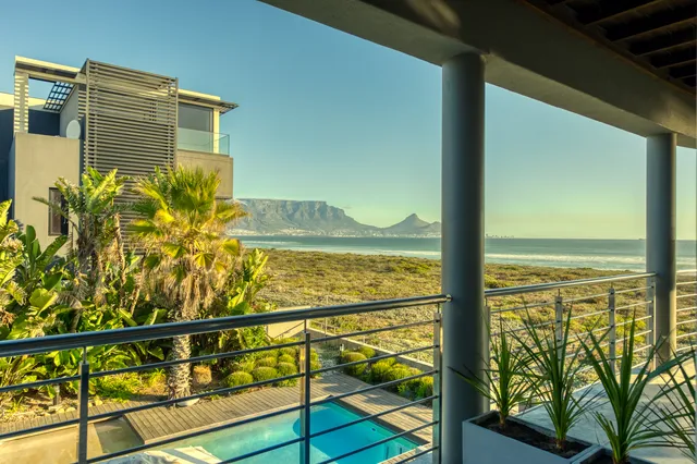 Table Mountain Room guest room at Atlantic Palms, Sunset Beach Cape Town — view 4